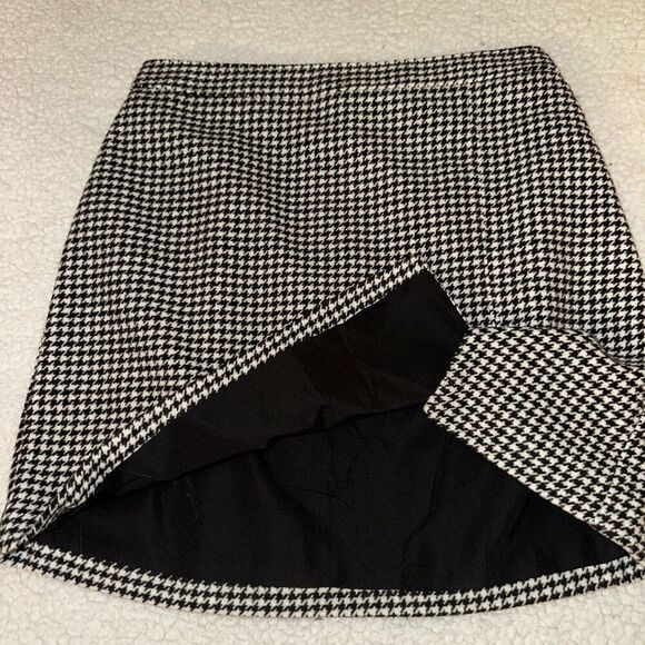 Hollister Ultra High Rise Skirt Black White Houndstooth Medium NWT - Picture 2 of 11